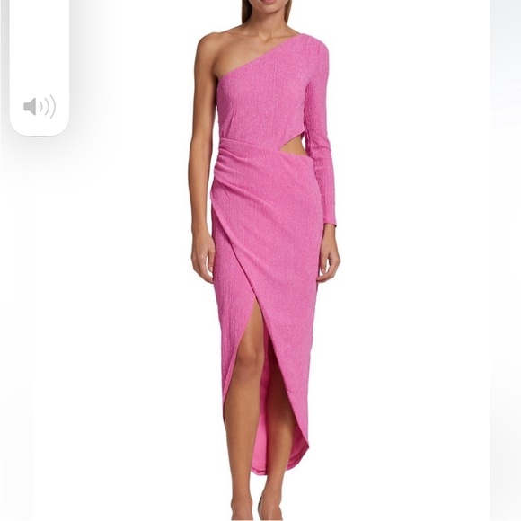 Saylor Laila Crinkle Pleat Maxi Dress - Picture 2 of 5